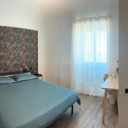 Sunrise Bed and Breakfast Marina Di Pisa Buitenkant foto
