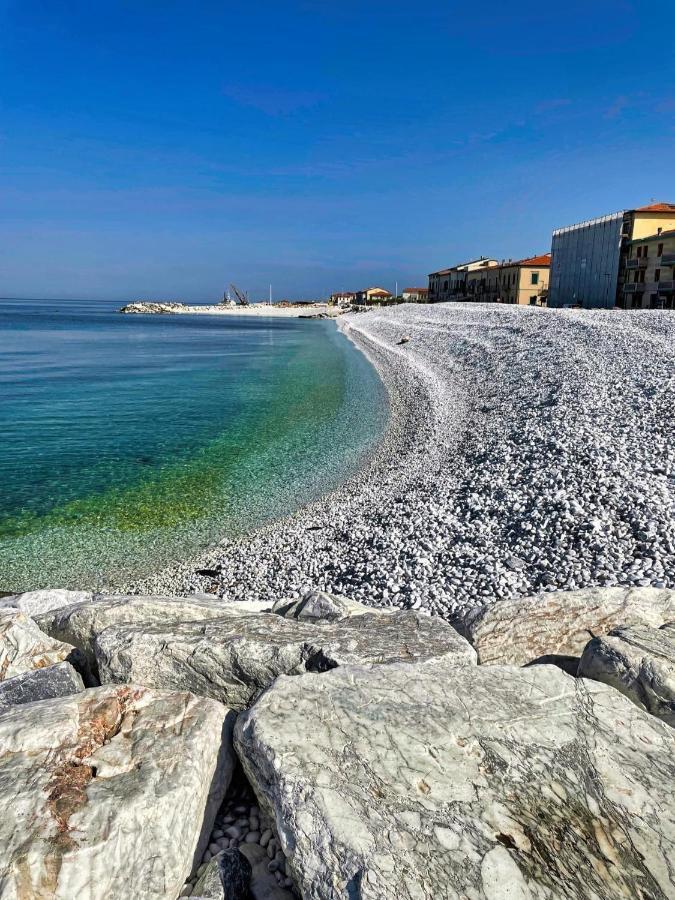 Sunrise Bed and Breakfast Marina Di Pisa Buitenkant foto